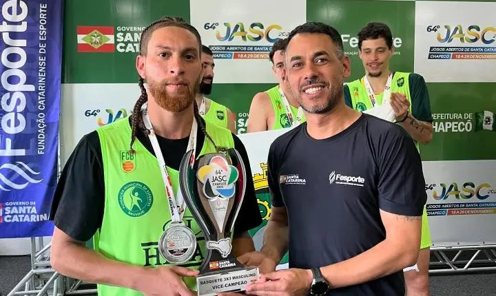 BORA LEVANTAR COMEMORAR TÍTULO NOS JOGOS ABERTOS DE SANTA CATARINA
