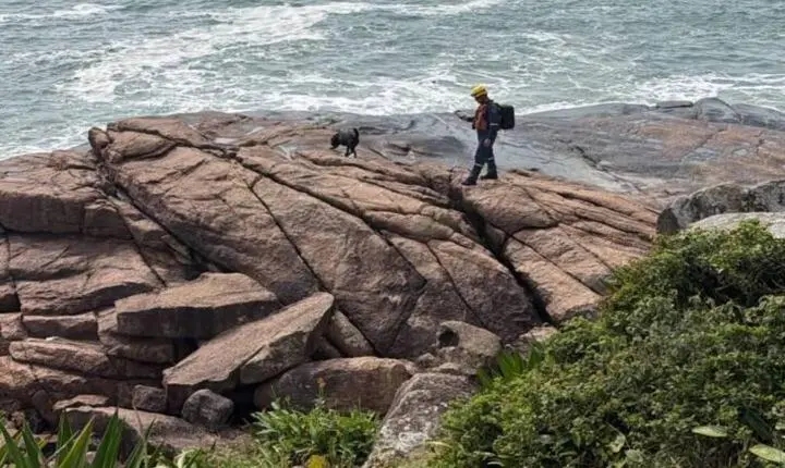 CBMSC amplia buscas por homem desaparecido na Praia Brava em Florianópolis