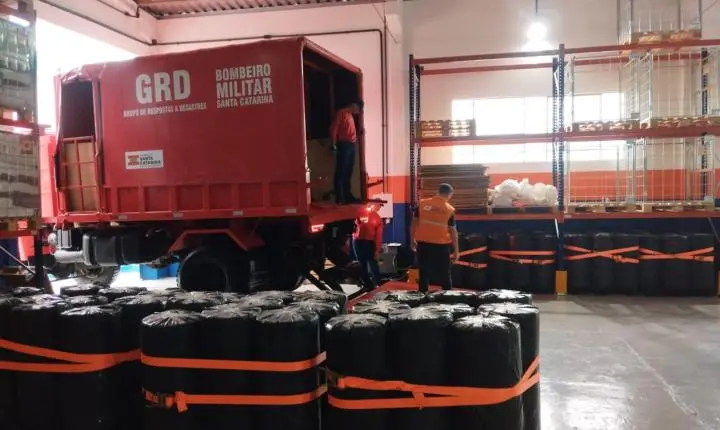 CBMSC atende famílias atingidas pelo granizo pelo Estado