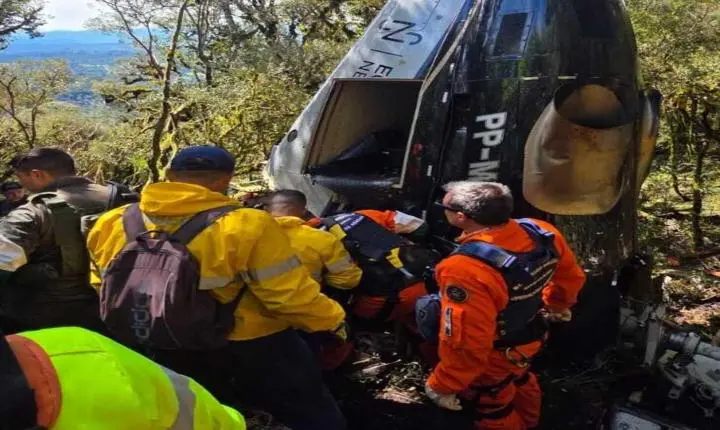CBMSC conclui a retirada das vítimas do helicóptero localizado na Serra catarinense