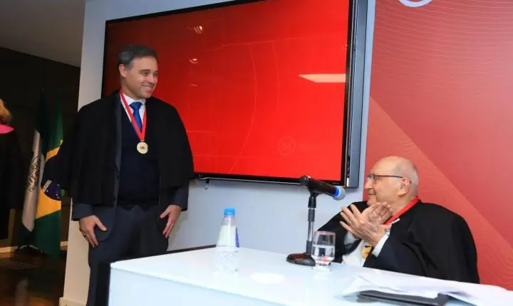 Com saudação de Ives Gandra, ministro André Mendonça toma posse na Academia Mackenzista de Letras
