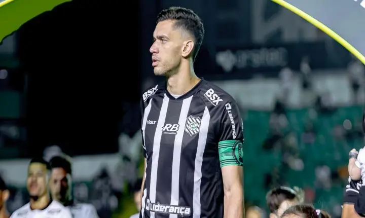 Com vitória importante fora de casa, Lucas Dias mira início de sequência positiva na Série C