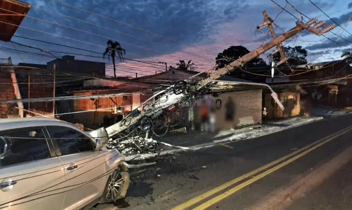 CORPO DE BOMBEIROS MILITAR ATENDE ACIDENTE DE TRÂNSITO EM FLORIANÓPOLIS