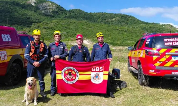 CORPO DE BOMBEIROS MILITAR LOCALIZA CORPO DURANTE BUSCAS EM TRILHA NO NORTE DA ILHA EM FLORIANÓPOLIS 