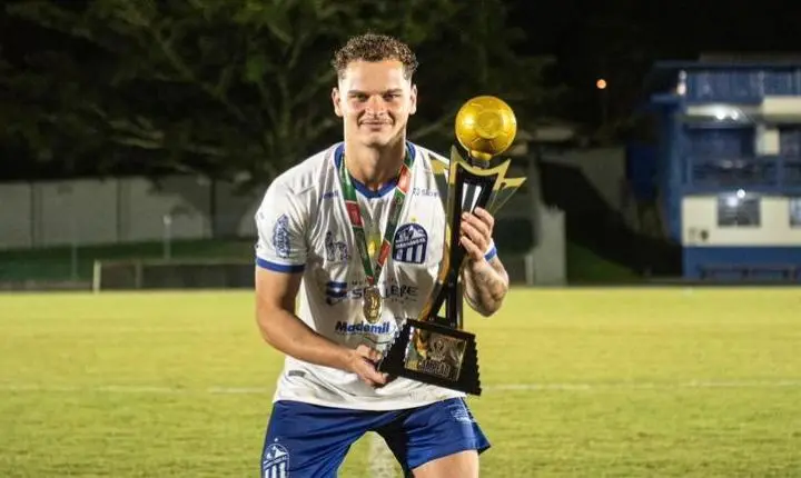 Decisivo na conquista estadual do sub-21, Gustavo Baschiroto mira disputa do Catarinense com o profissional do Caravaggio