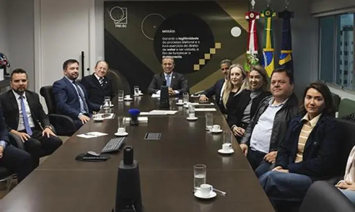 Em iniciativa inédita, garantia de votação segura às mulheres vítimas de violência é firmada por JESC e PCSC 