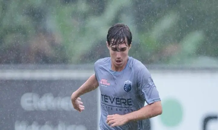 Ex-Avaí, volante Gustavo Minich vive expectativa de estreia como profissional pelo Guarani de Palhoça