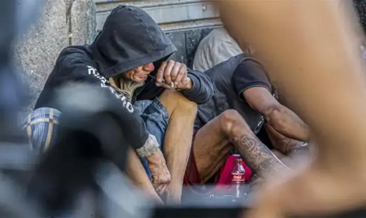 Falta de Deus?” Estudo desmistifica crenças sobre a religiosidade da população em situação de rua que usa drogas