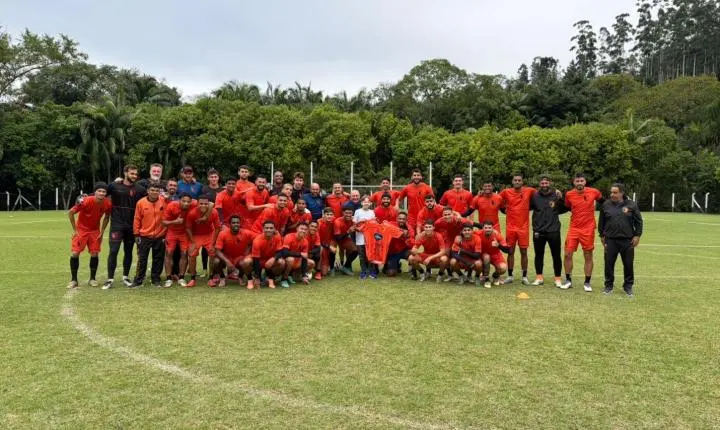 Força que inspira: Joaquim supera desafio de saúde e emociona em visita ao Santa Catarina Clube pelo projeto #SantaSocial