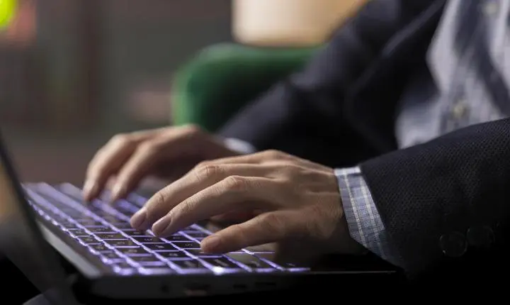 Governança de IA: o checklist que toda empresa deveria ter antes da fiscalização chegar