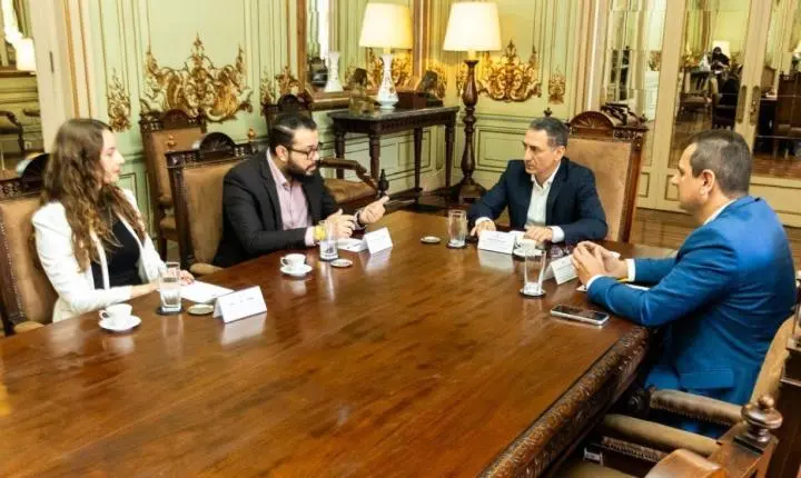Governos de Santa Catarina e São Paulo promovem agenda de intercâmbio tecnológico focada em governança digital, inteligência artificial e cibersegurança