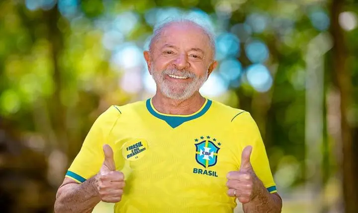 Lula ‘vira’ e é reeleito para quarto mandato de presidente