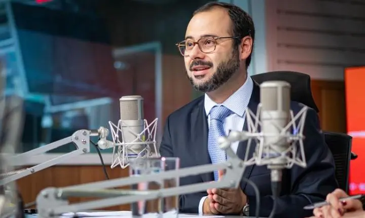 “Medida vai impactar positivamente a economia”, diz ministro Paulo Pereira sobre a redução da jornada e fim da escala 6x1