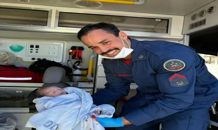No dia do trabalhar papai e a mamãe, ganham um lindo presente, com o nascimento do filho 