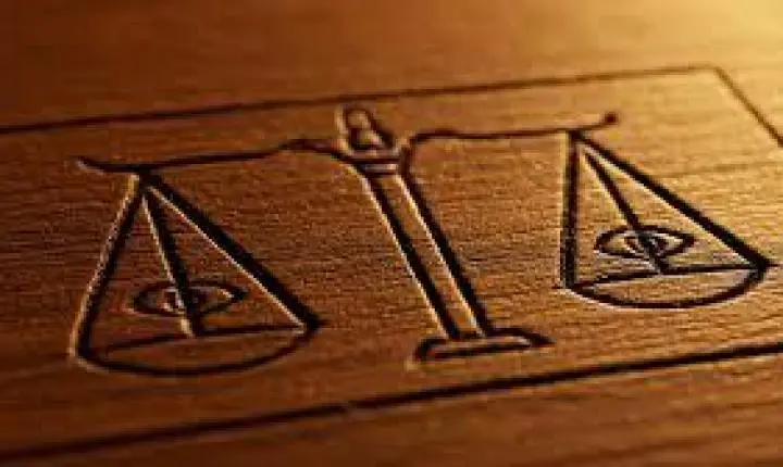 O que era pequeno, cresceu e preciso estabelecer um código (Lei) para orientar a vida e o desenvolvimento. 