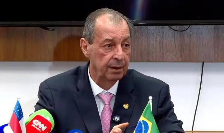 Omar diz acreditar na aprovação do fim da 6x1 ainda no esforço concentrado