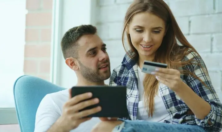 Os benefícios de cartões de crédito que poucos conhecem