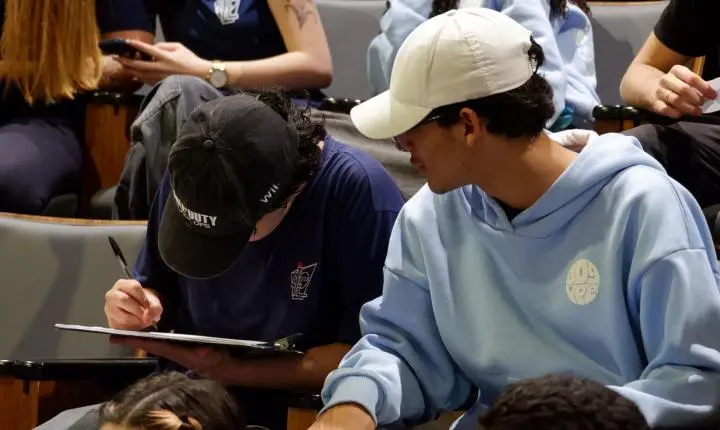   Projeto do IEE leva estudantes a refletir sobre história, tecnologia e ética na ACATE