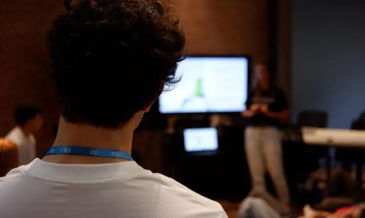   Projeto do IEE leva estudantes a refletir sobre história, tecnologia e ética na ACATE