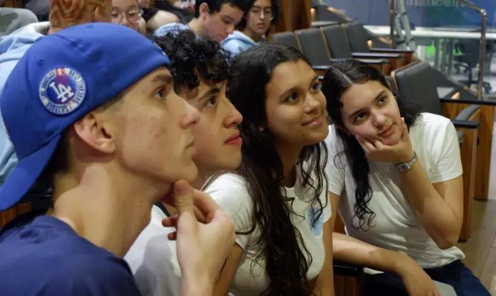   Projeto do IEE leva estudantes a refletir sobre história, tecnologia e ética na ACATE