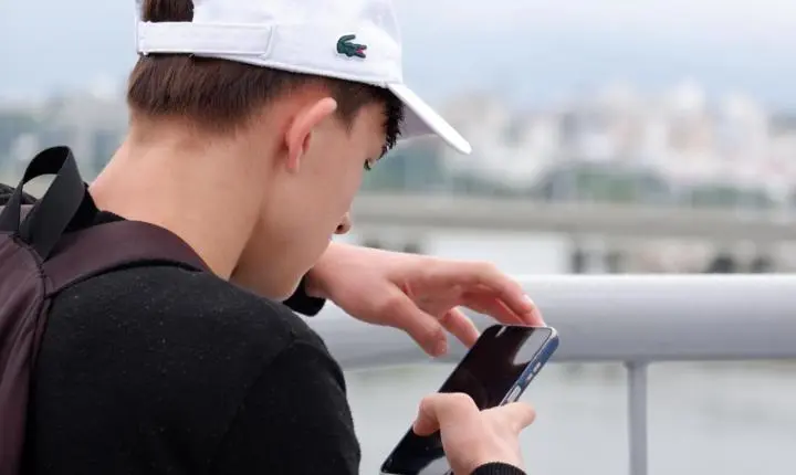 Projeto @floripa_26 transforma Florianópolis em sala de aula a céu aberto e mobiliza estudantes em maratona histórica e fotográfica