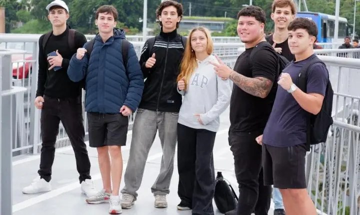 Projeto @floripa_26 transforma Florianópolis em sala de aula a céu aberto e mobiliza estudantes em maratona histórica e fotográfica