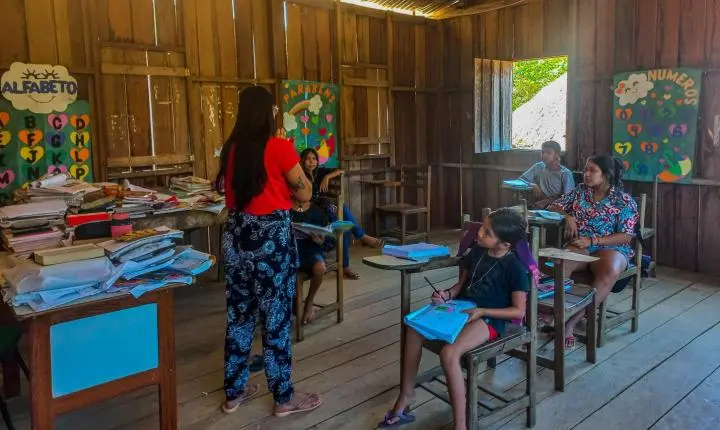 Quando o nome vira letra: a alfabetização que nasce do território