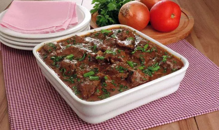 Receita de carne na pressão para um almoço rápido