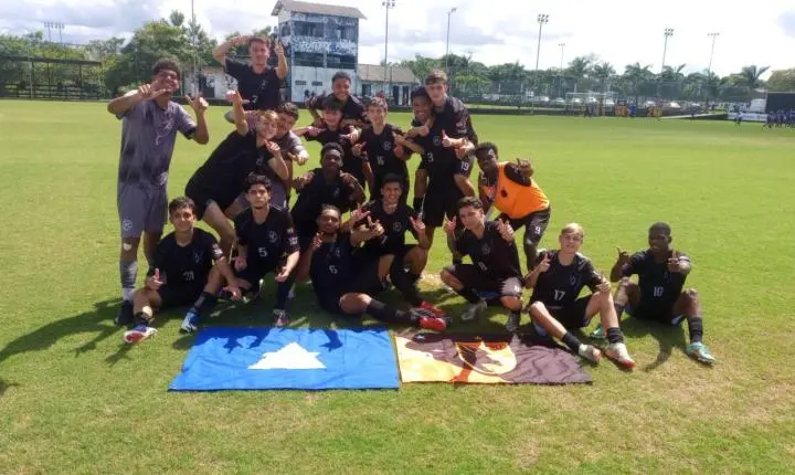Santa Catarina/Paulo Zimmermann vence mais uma e encara Rio de Janeiro na semifinal do Campeonato Brasileiro de Futebol Escolar