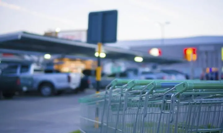 Supermercado indenizará homem sequestrado em estacionamento