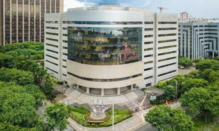 TRF4 reforma sentença e desobriga ex-deputado de demolir imóvel na Prainha Xanahi