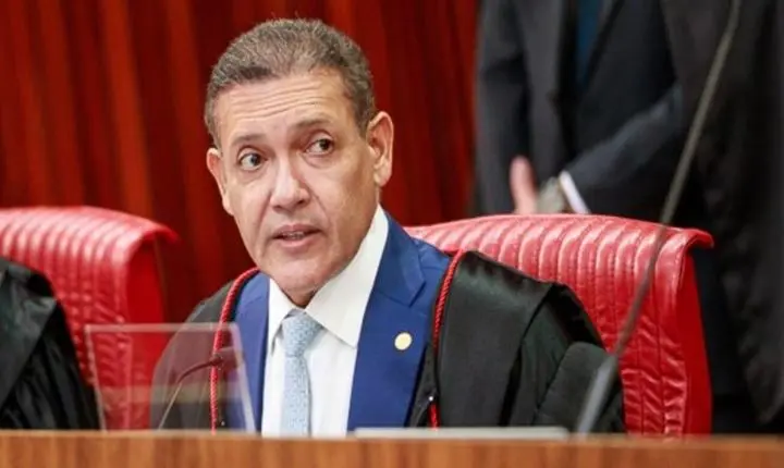 TSE firma entendimento para aferição de cláusula de desempenho para partidos e federações