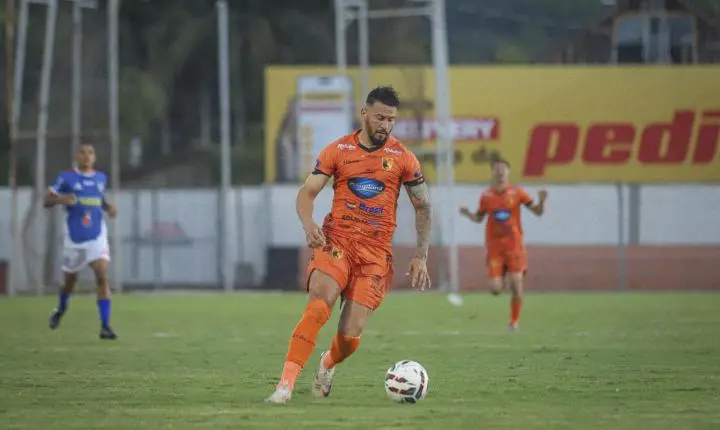 Vitória com autoridade e superação